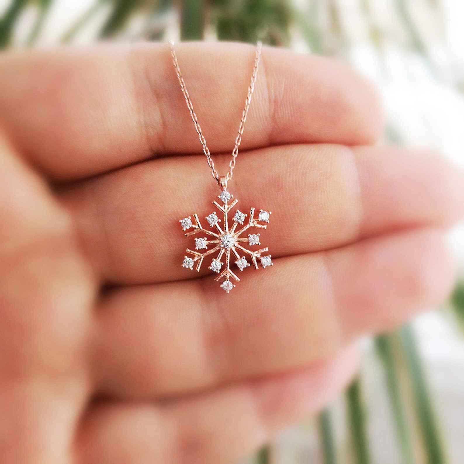 Snowflake Shape Necklace